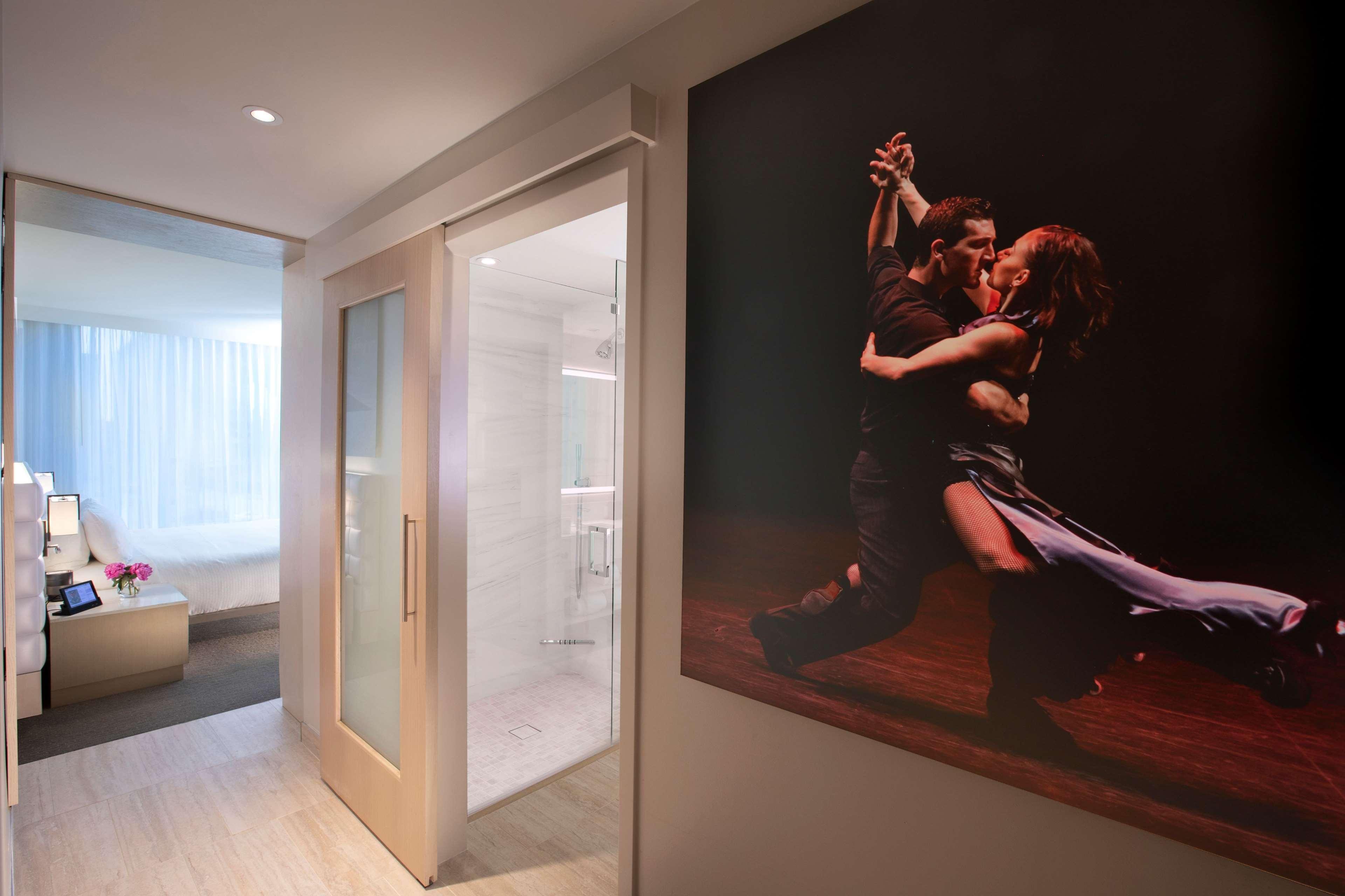 Hall Arts Hotel Dallas, Curio Collection By Hilton Extérieur photo