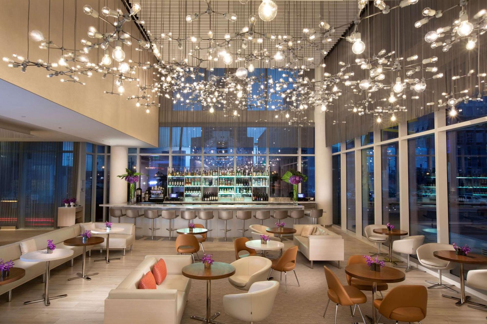 Hall Arts Hotel Dallas, Curio Collection By Hilton Extérieur photo
